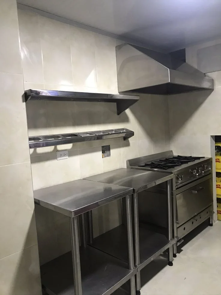 Mesas de acero inoxidable, trabajo del catálogo Deibi Ariaan